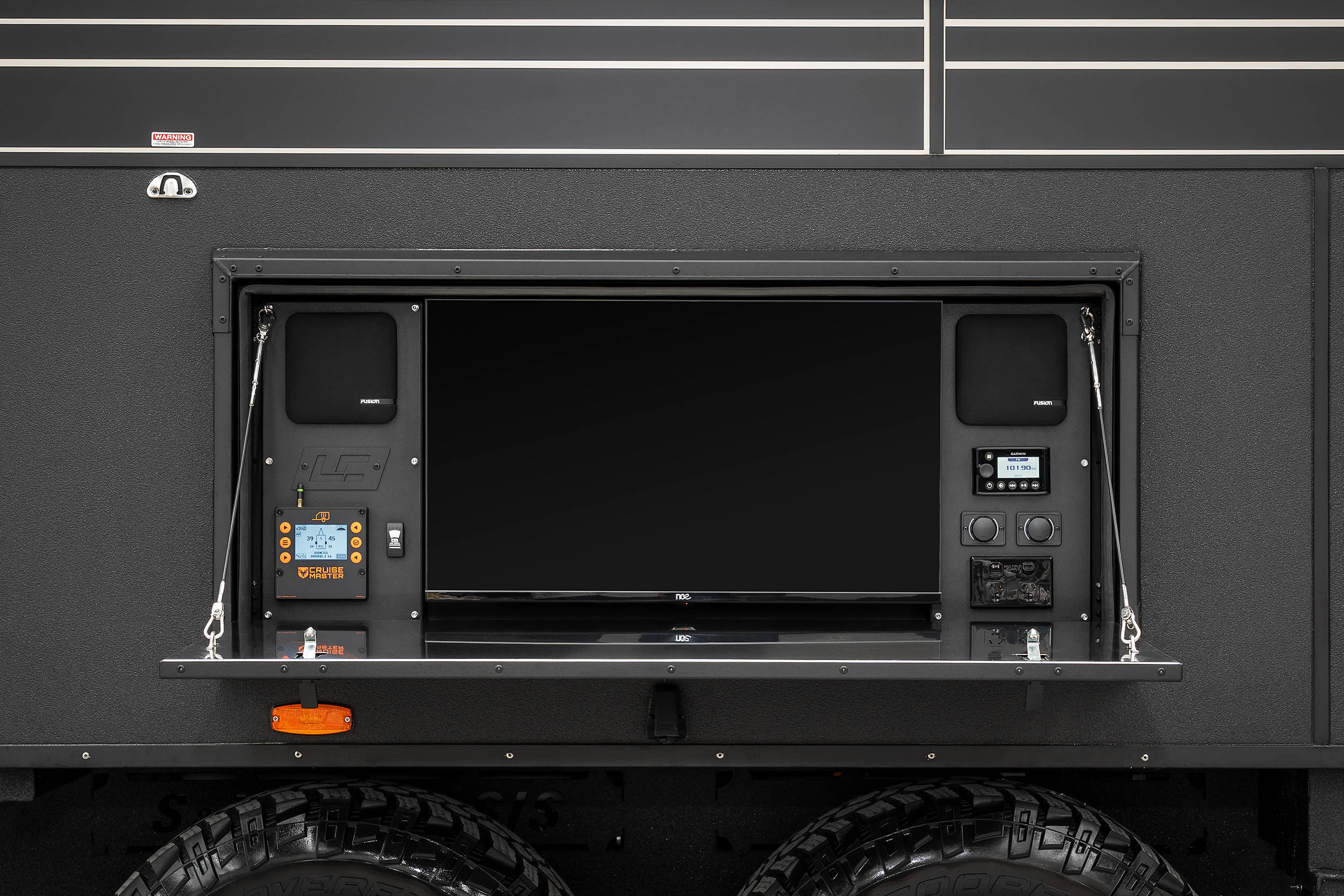 Lotus Caravans Trooper Platinum photo 5 of 17