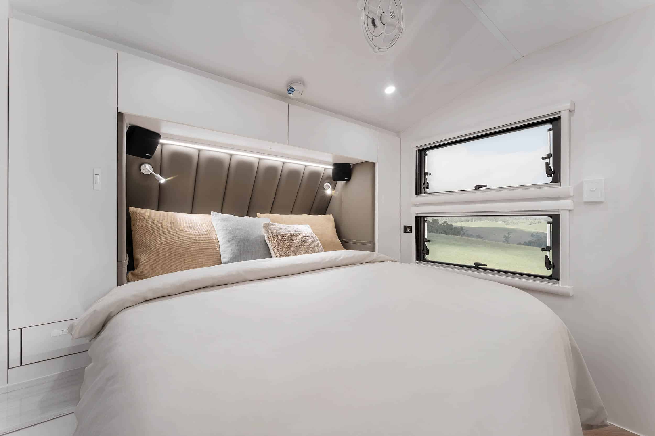 Lotus Caravans Trooper Platinum photo 6 of 17