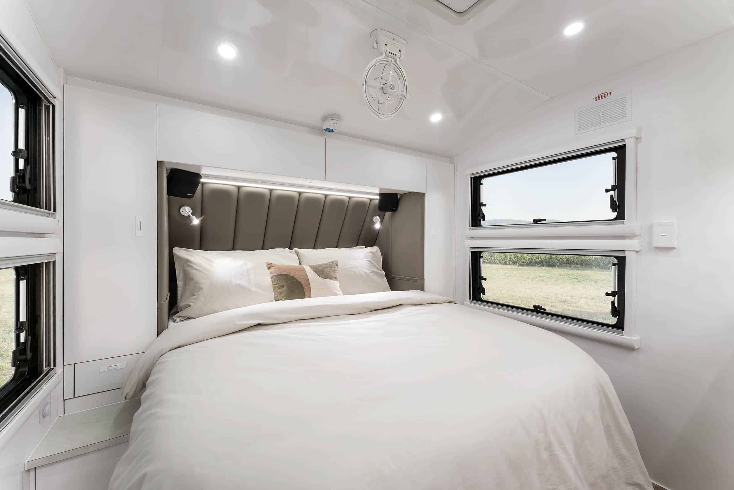 Lotus Caravans Trooper TRX photo 14 of 22
