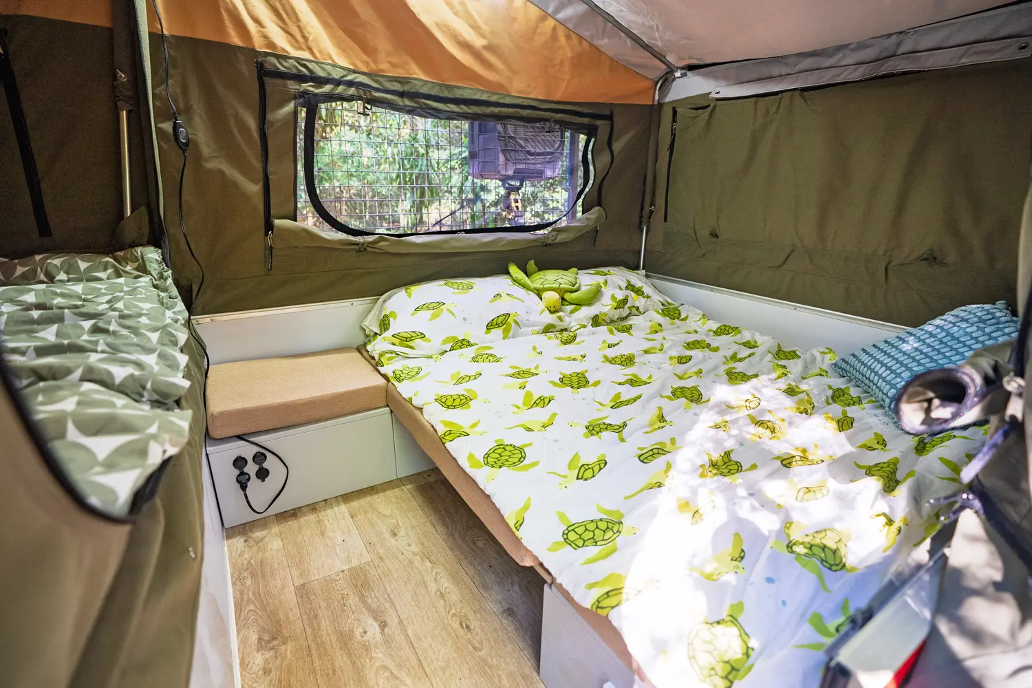 Market Direct Campers Explorer FF (Limited Edition) photo 10 of 12