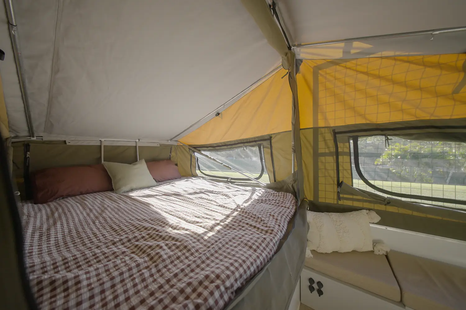 Market Direct Campers Explorer FF (Limited Edition) photo 11 of 12