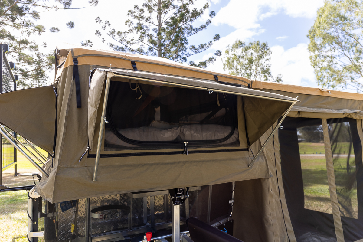 Market Direct Campers Explorer FF photo 2 of 13