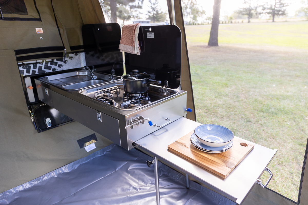Market Direct Campers Explorer FF photo 5 of 13