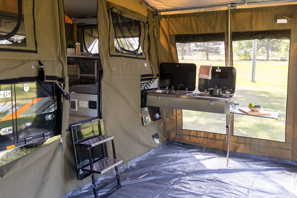 Market Direct Campers Explorer FF photo 7 of 13