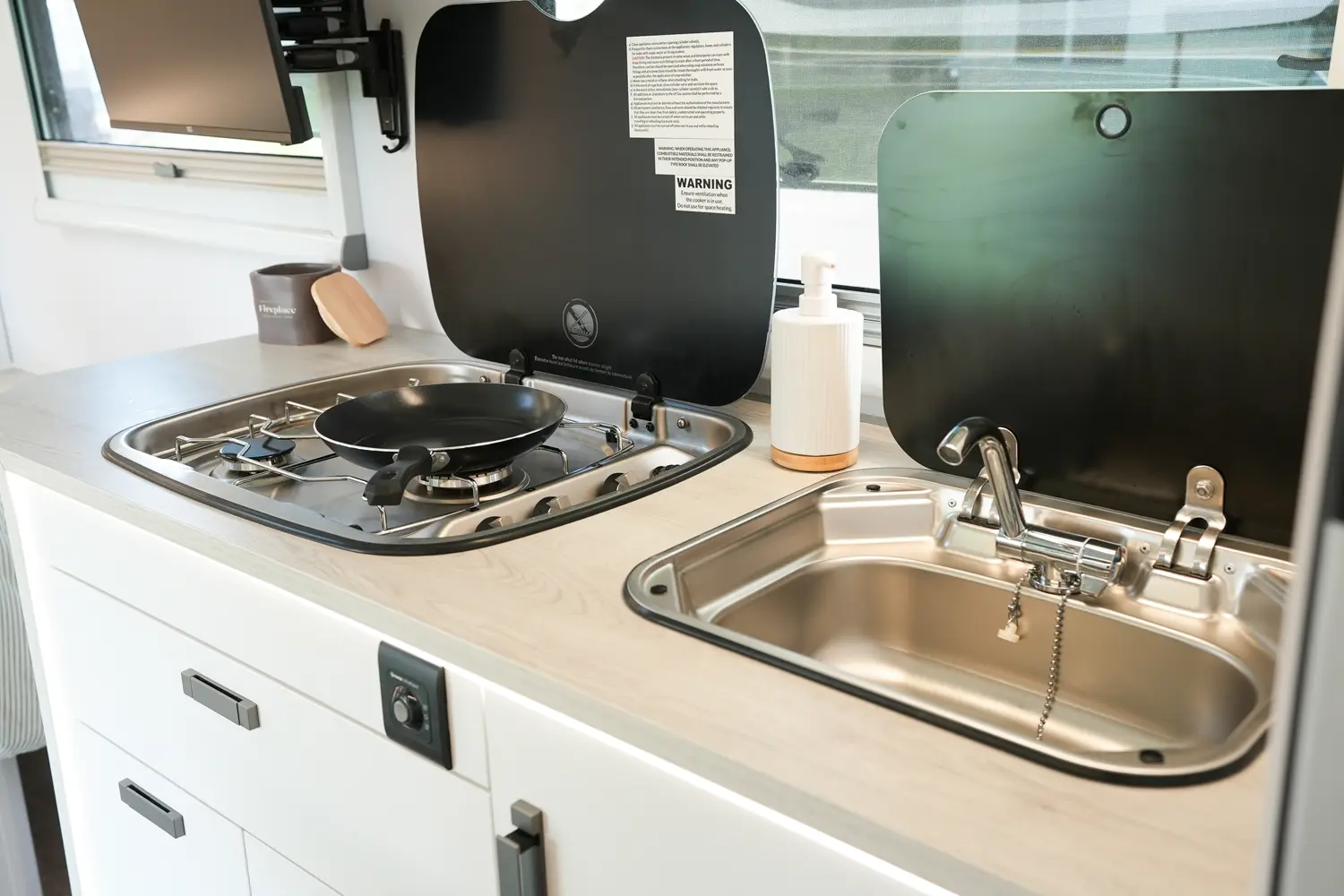 Market Direct Campers Forte SR16 Island S2 photo 5 of 6