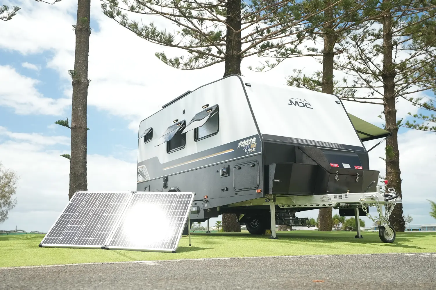 Market Direct Campers Forte SR16 Island S2 photo 1 of 6