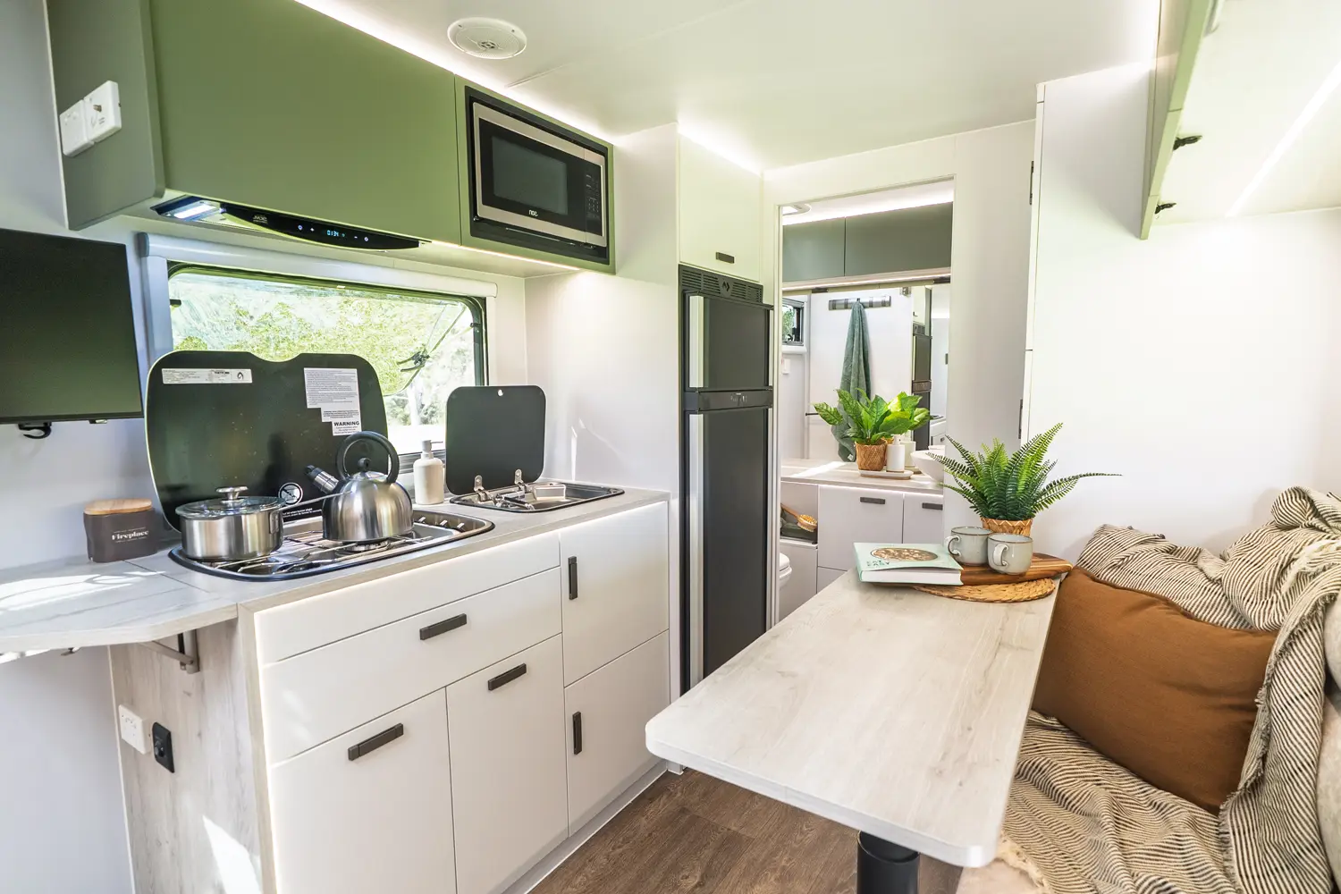 Market Direct Campers Forte SR16 Island S2 photo 6 of 6