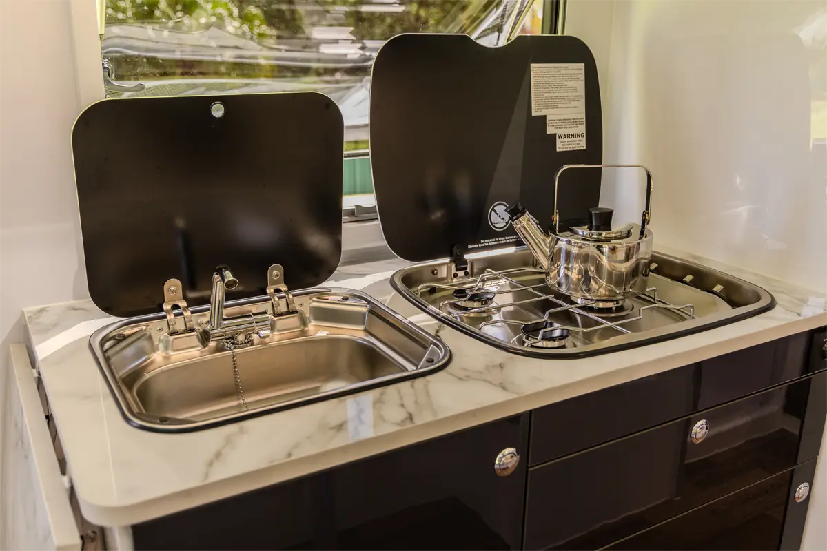 Market Direct Campers Forte SR16 Island photo 4 of 6