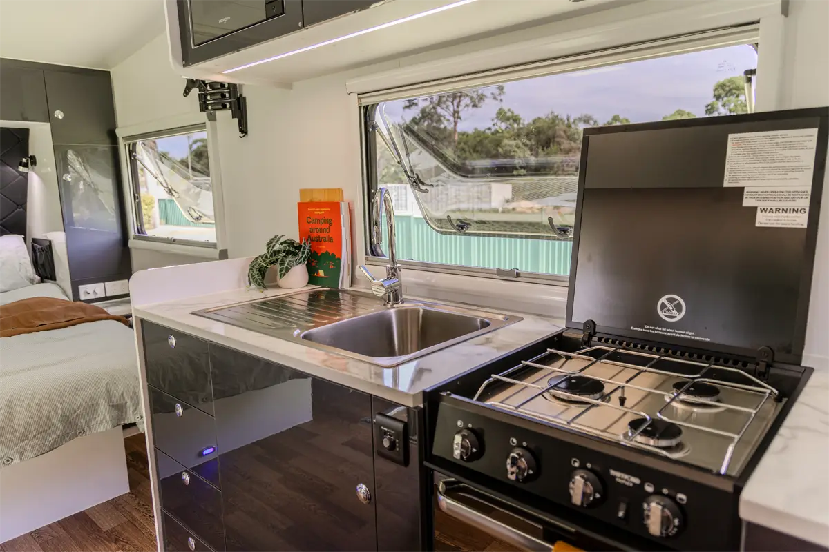 Market Direct Campers Forte SR19 photo 3 of 6