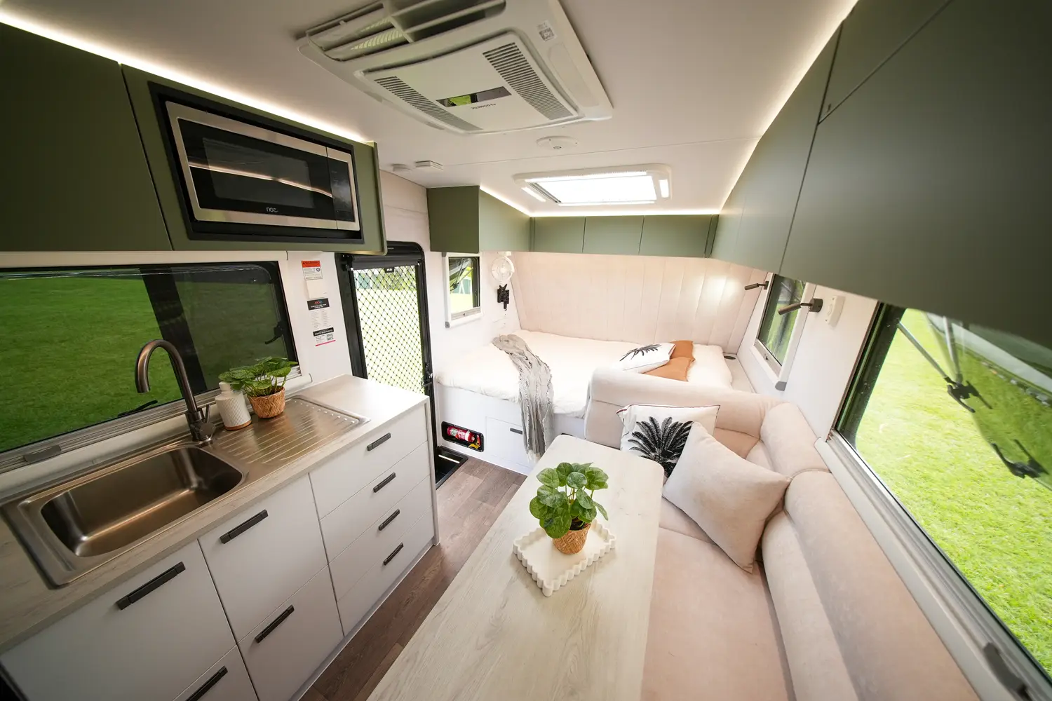 Market Direct Campers Forte SR20 Family S2 photo 6 of 6