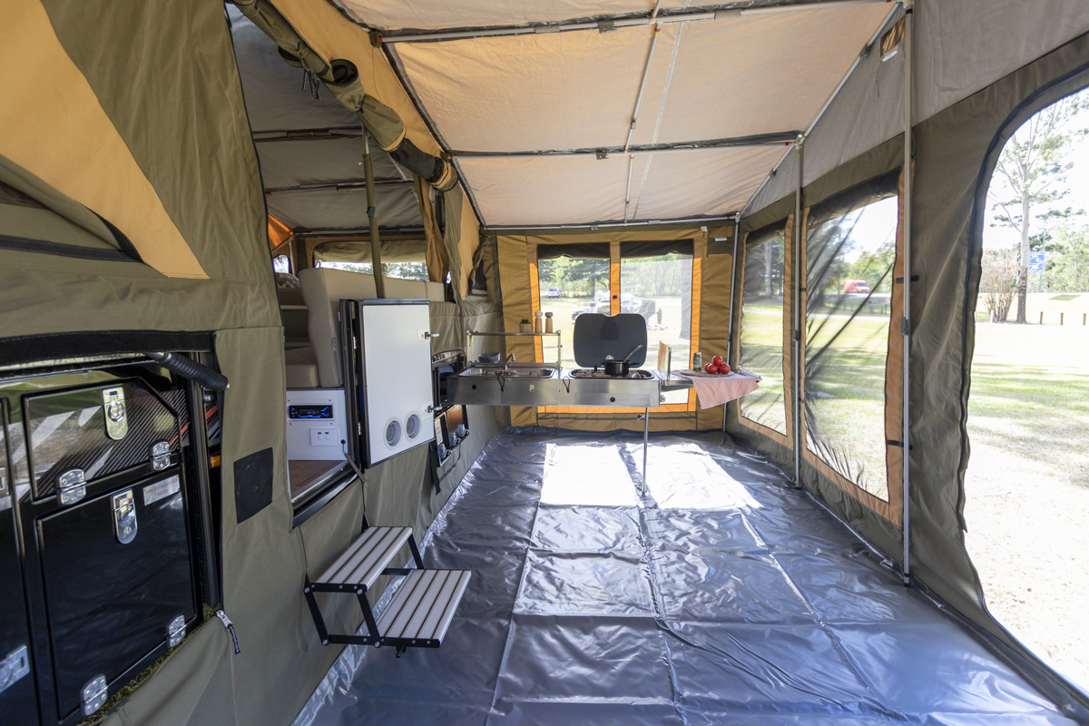 Market Direct Campers Robson XTT photo 5 of 13