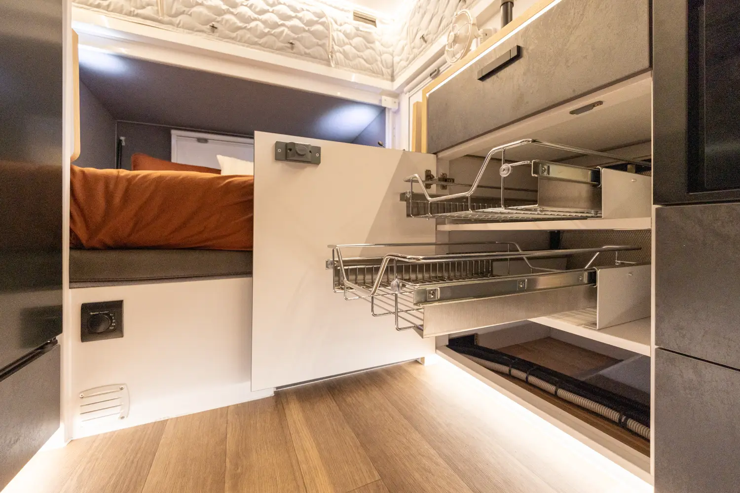 Market Direct Campers XT15 Family Pop MK4 photo 6 of 6