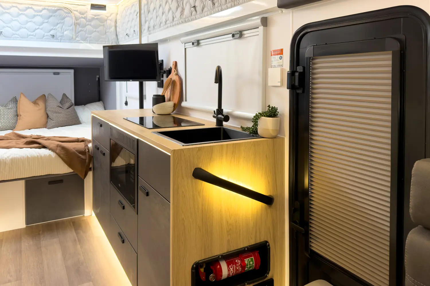 Market Direct Campers XT15 POP MK4 photo 10 of 12