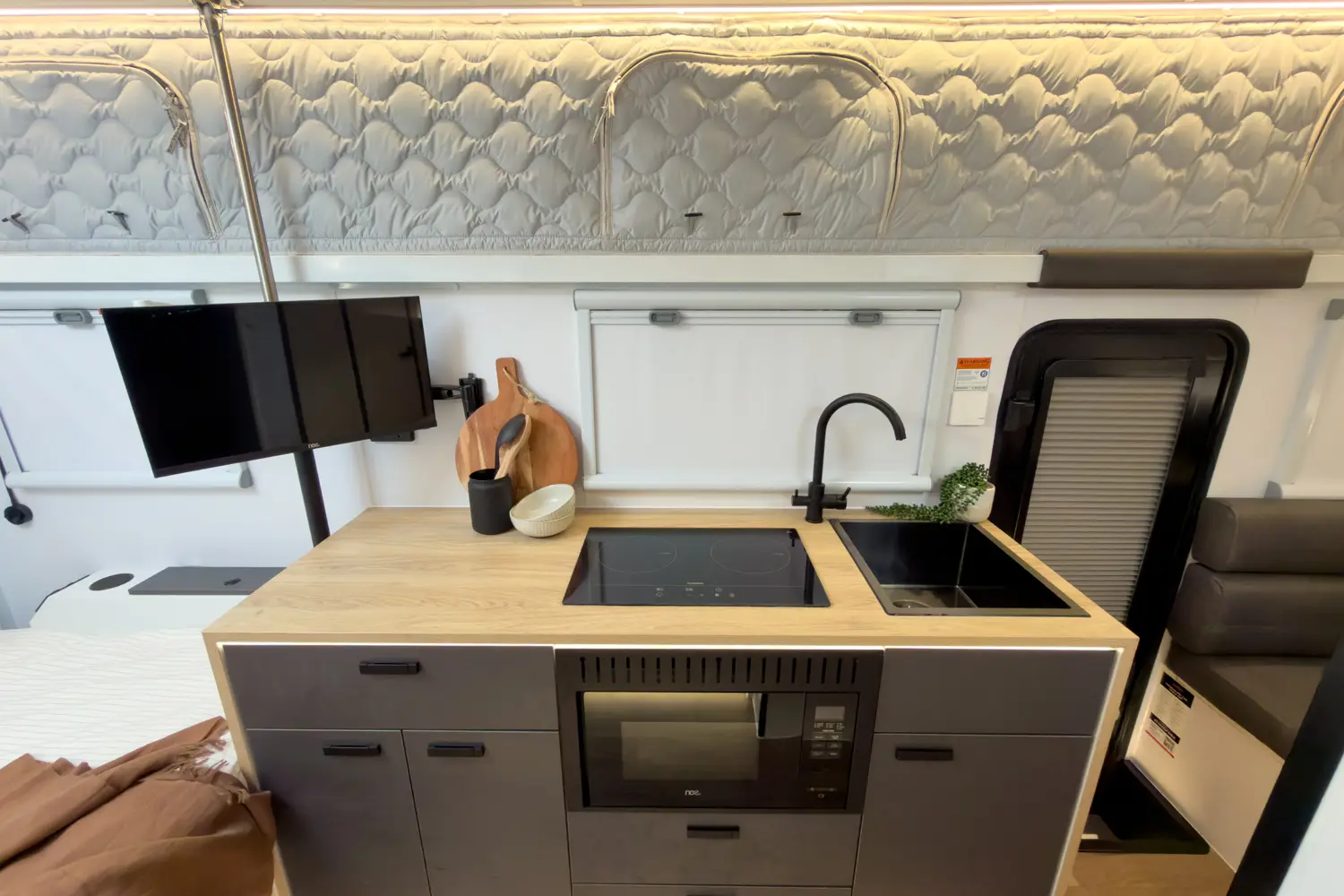 Market Direct Campers XT15 POP MK4 photo 11 of 12