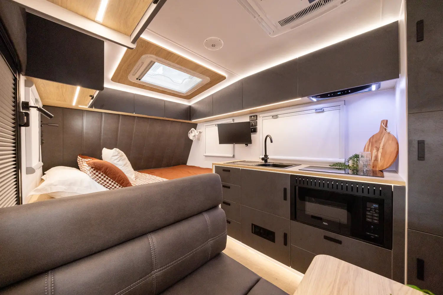 Market Direct Campers XT16 East West MK4 photo 3 of 6