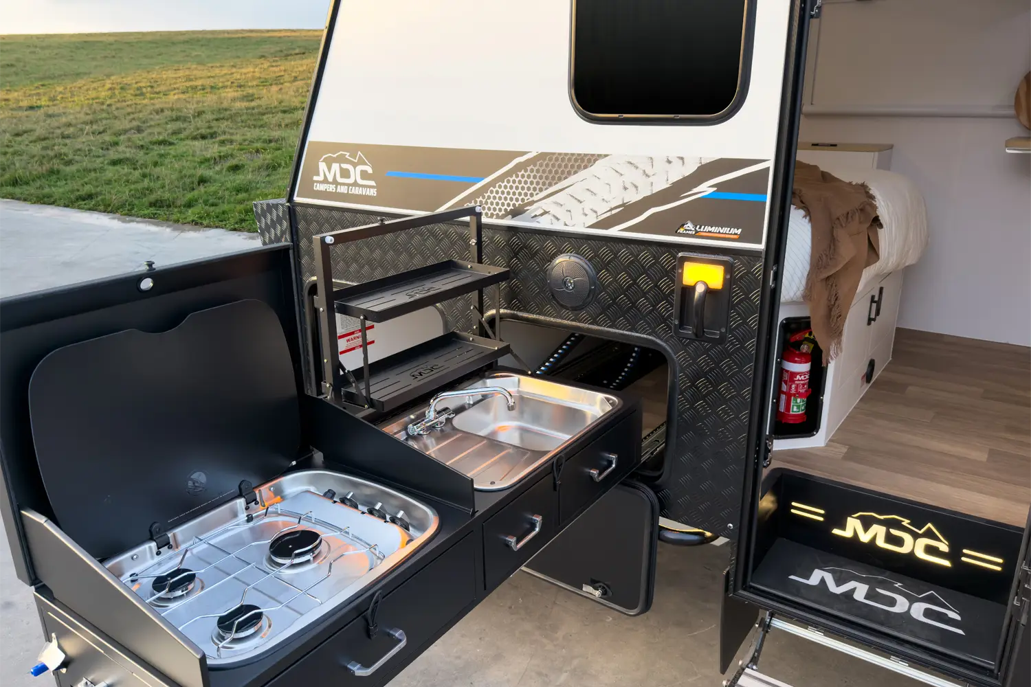 Market Direct Campers XT16 Island MK4 photo 4 of 6