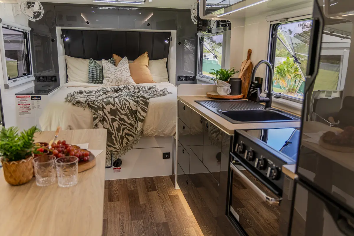 Market Direct Campers XT19HRT MKIII photo 3 of 6