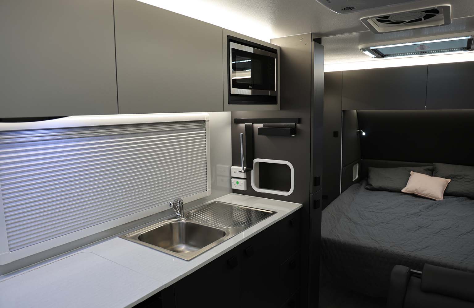 New Age Caravans Desert Rose photo 5 of 10