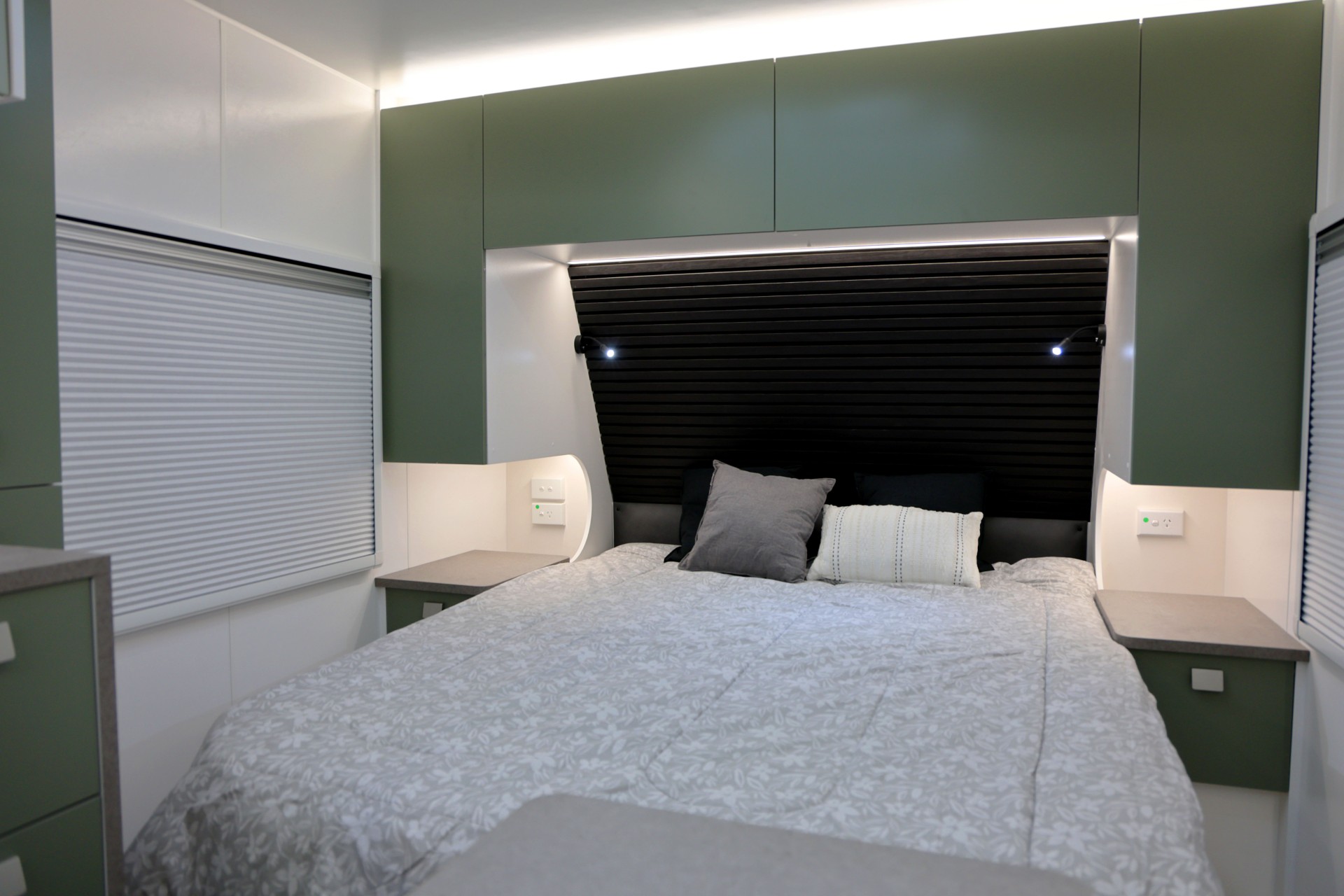 New Age Caravans Manta Ray photo 5 of 18