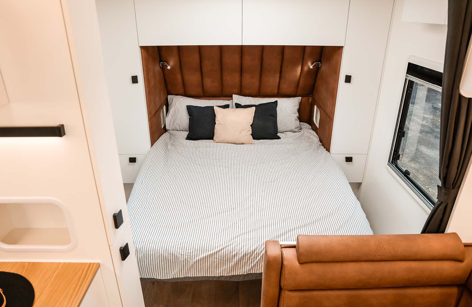 New Age Caravans OZ Classic photo 5 of 8