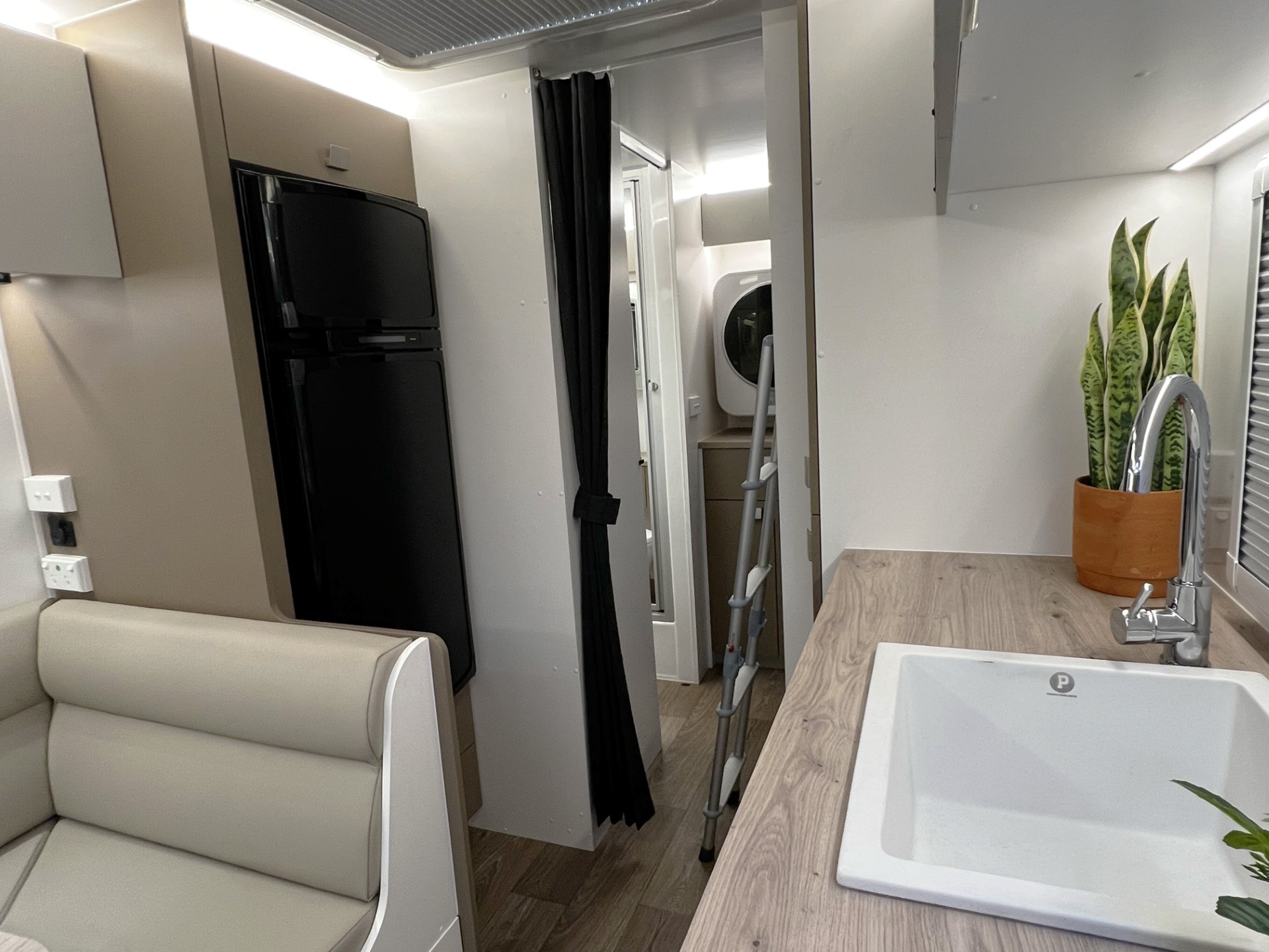 New Age Caravans Road Owl photo 13 of 15