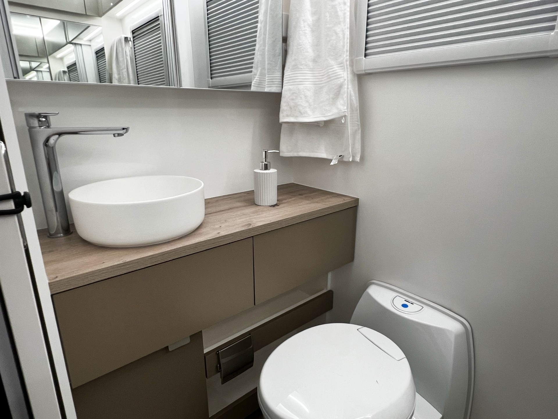 New Age Caravans Road Owl photo 15 of 15