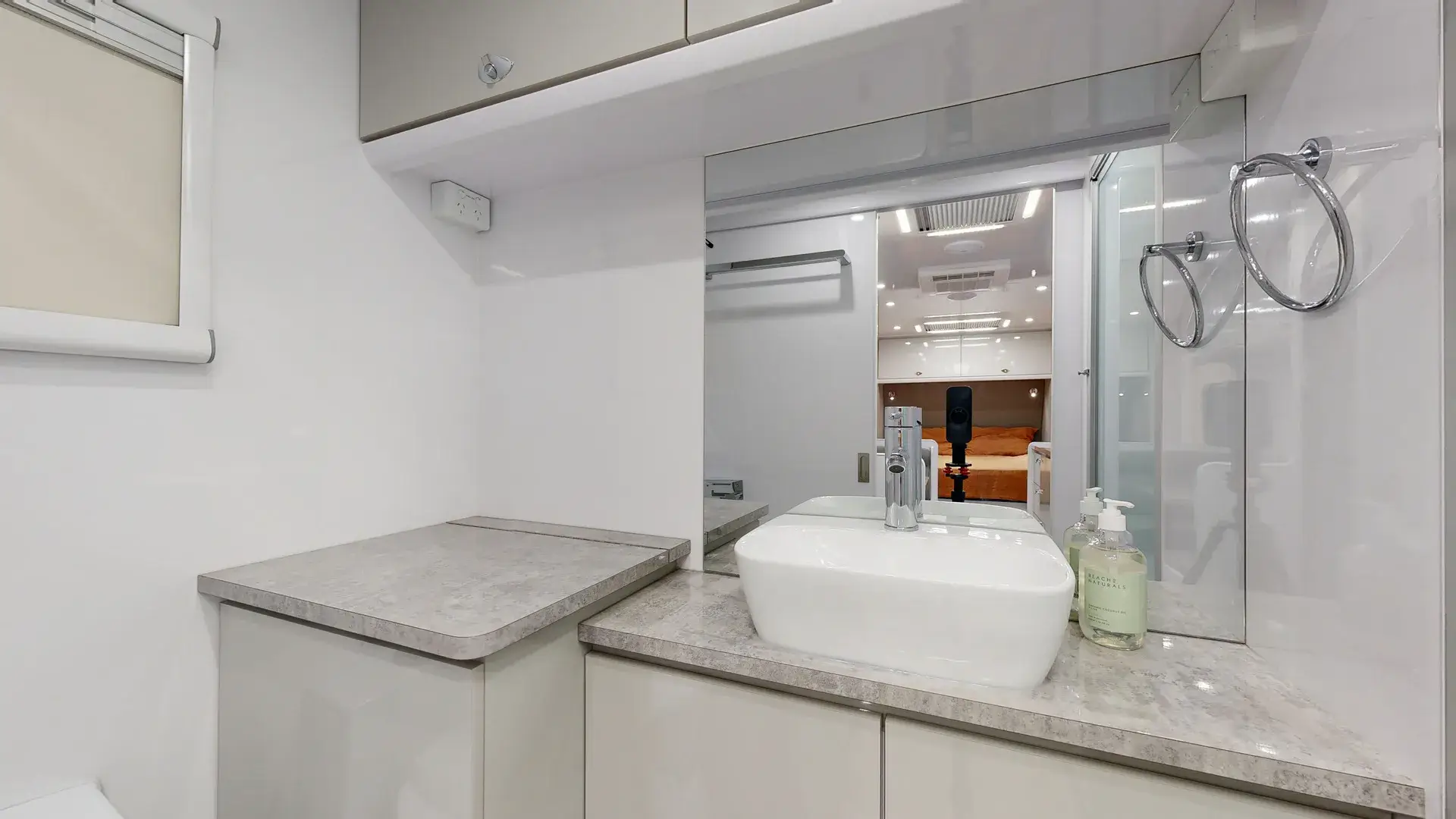 Newgen Caravans NGB19 photo 7 of 8