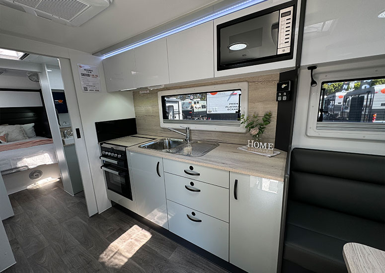 Nova Caravans Bravo photo 6 of 9
