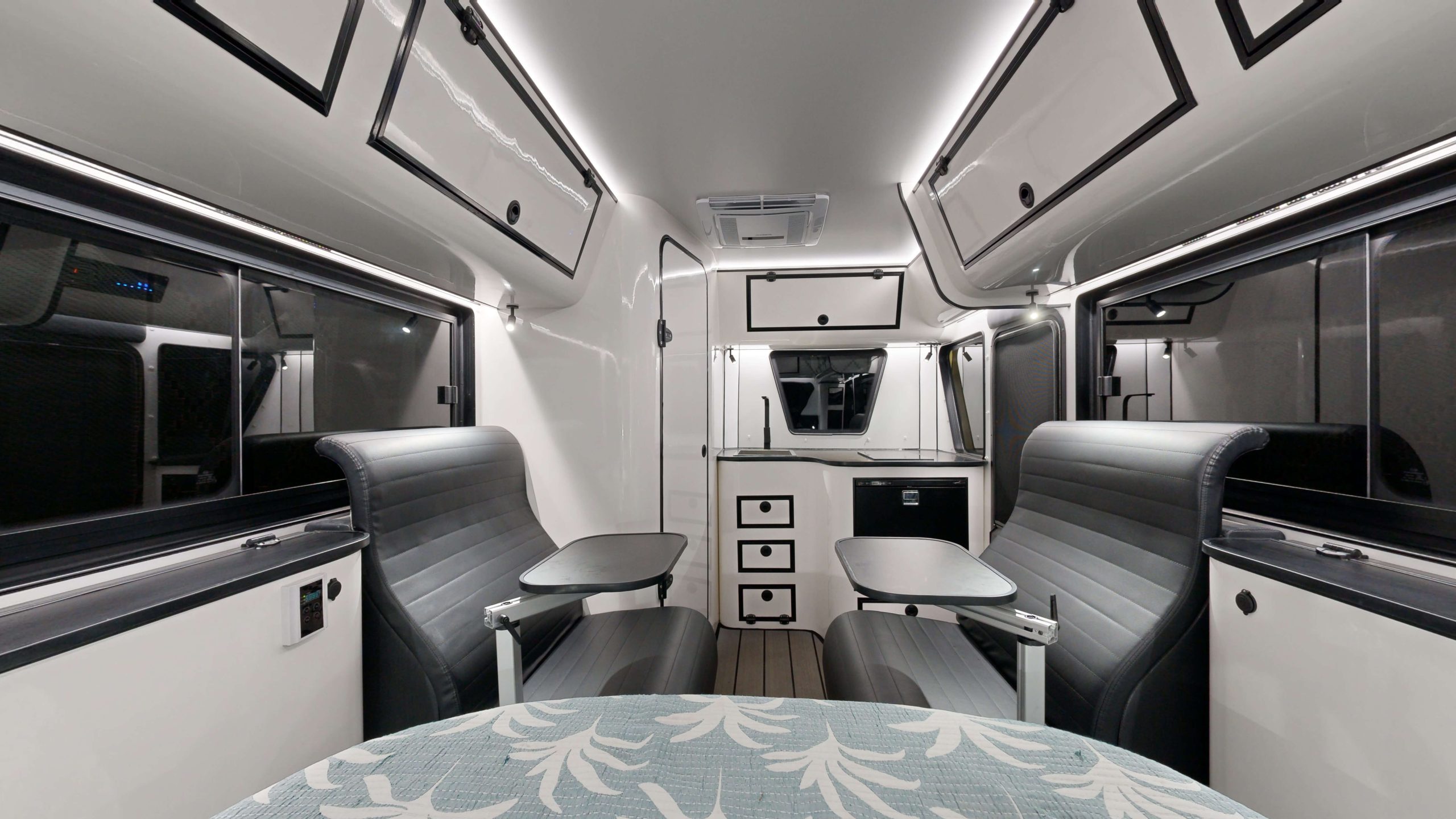 On The Move Caravans Crossfire photo 3 of 10