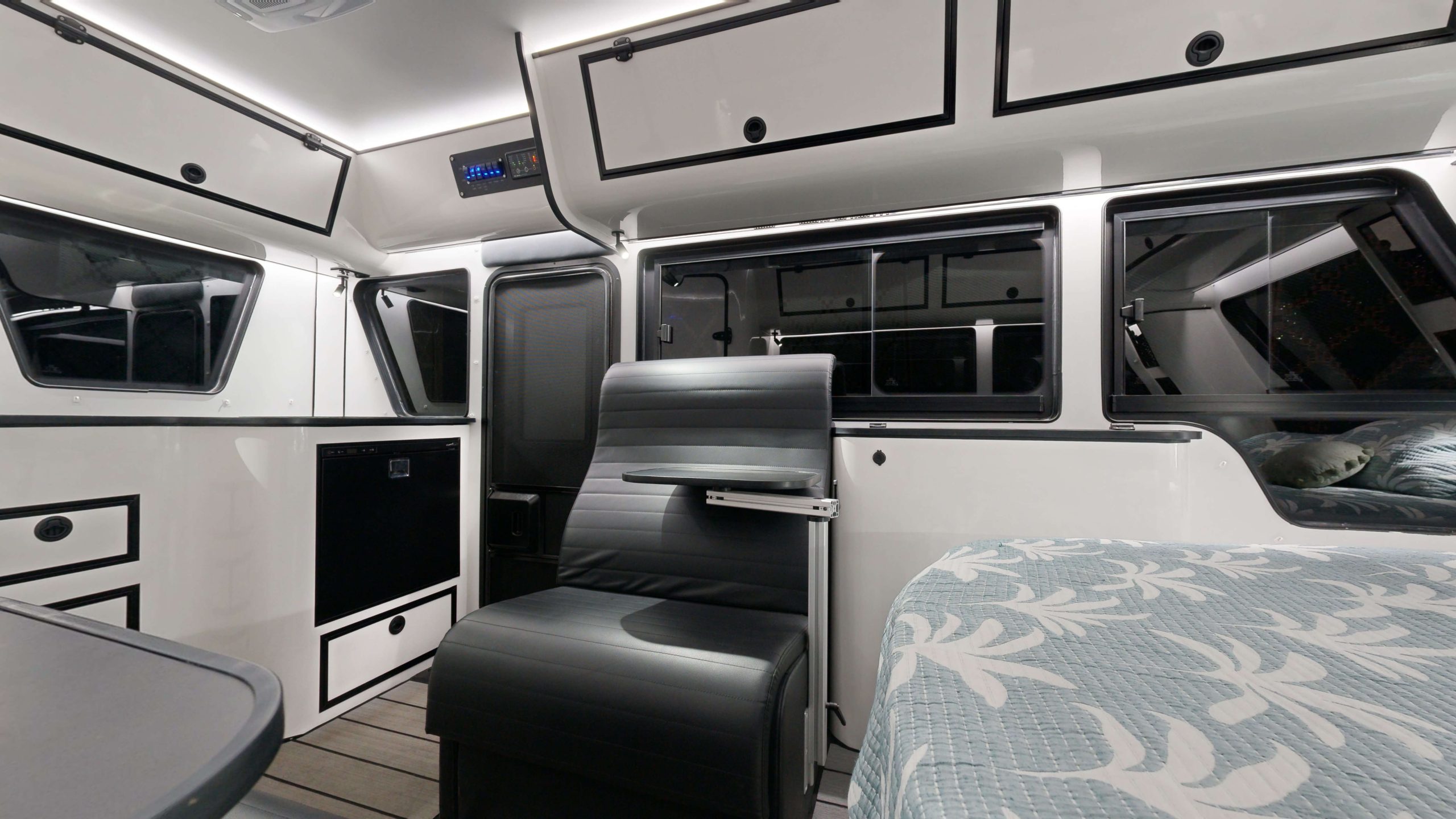 On The Move Caravans Crossfire photo 4 of 10