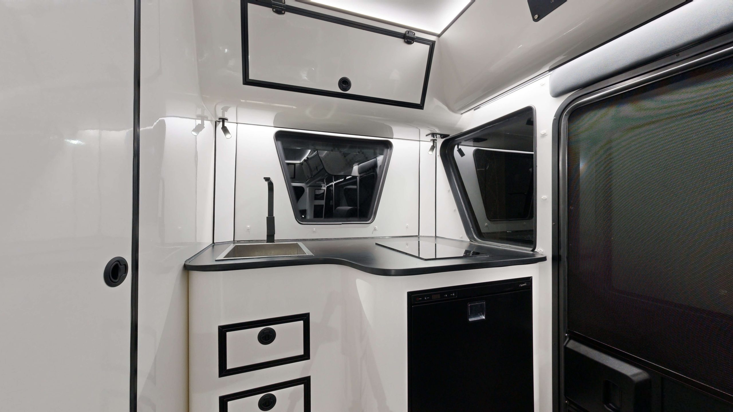 On The Move Caravans Crossfire photo 5 of 10