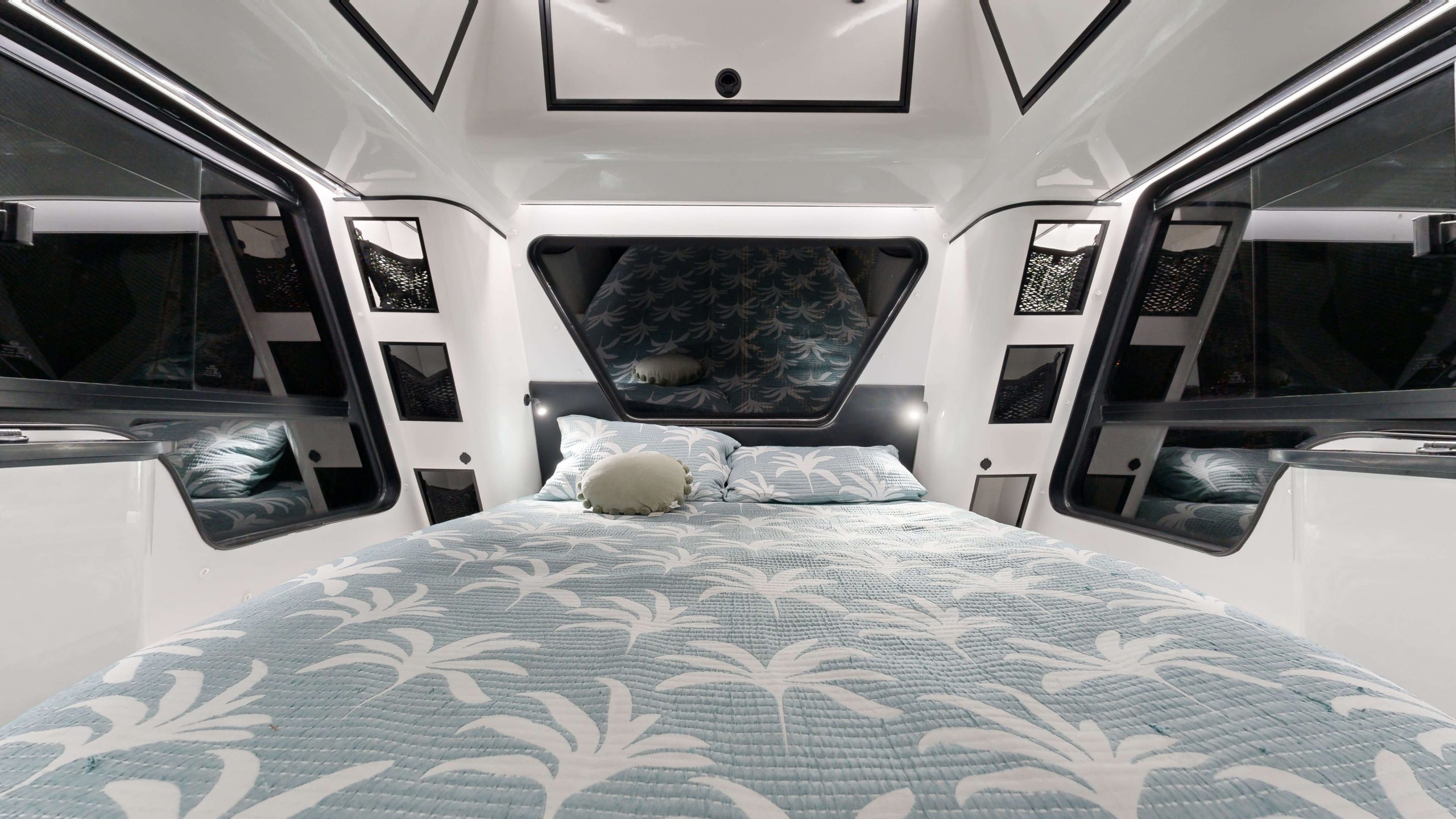 On The Move Caravans Crossfire photo 6 of 10