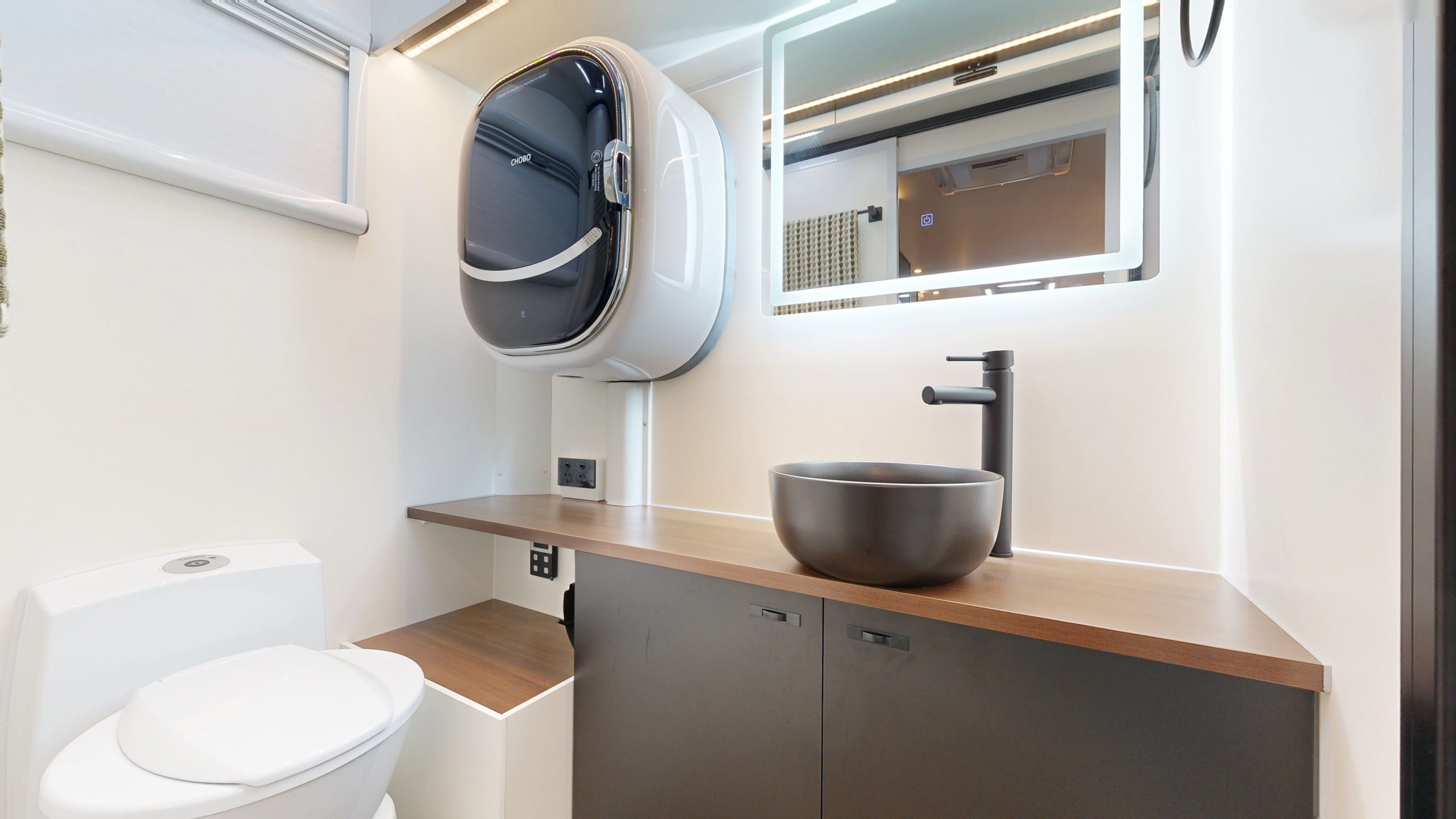 On The Move Caravans Traxx photo 6 of 10