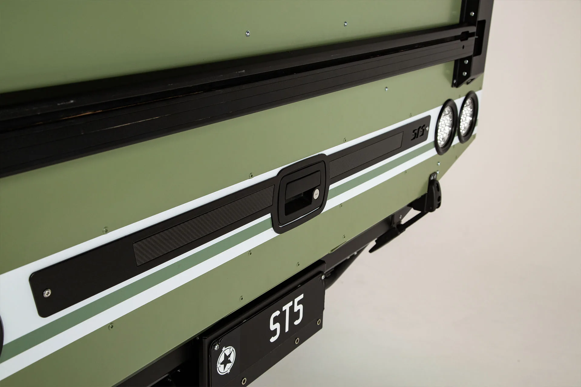 Patriot Campers ST5 Supertourer Finke Edition photo 5 of 6
