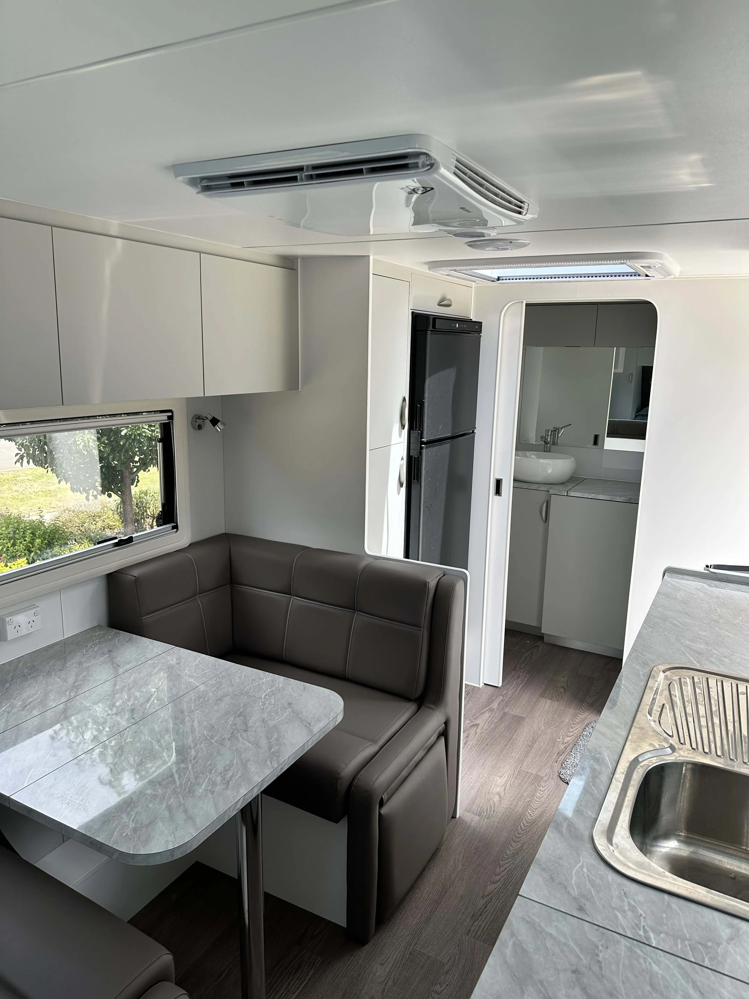 Roadstar Caravans Cross Country photo 9 of 15