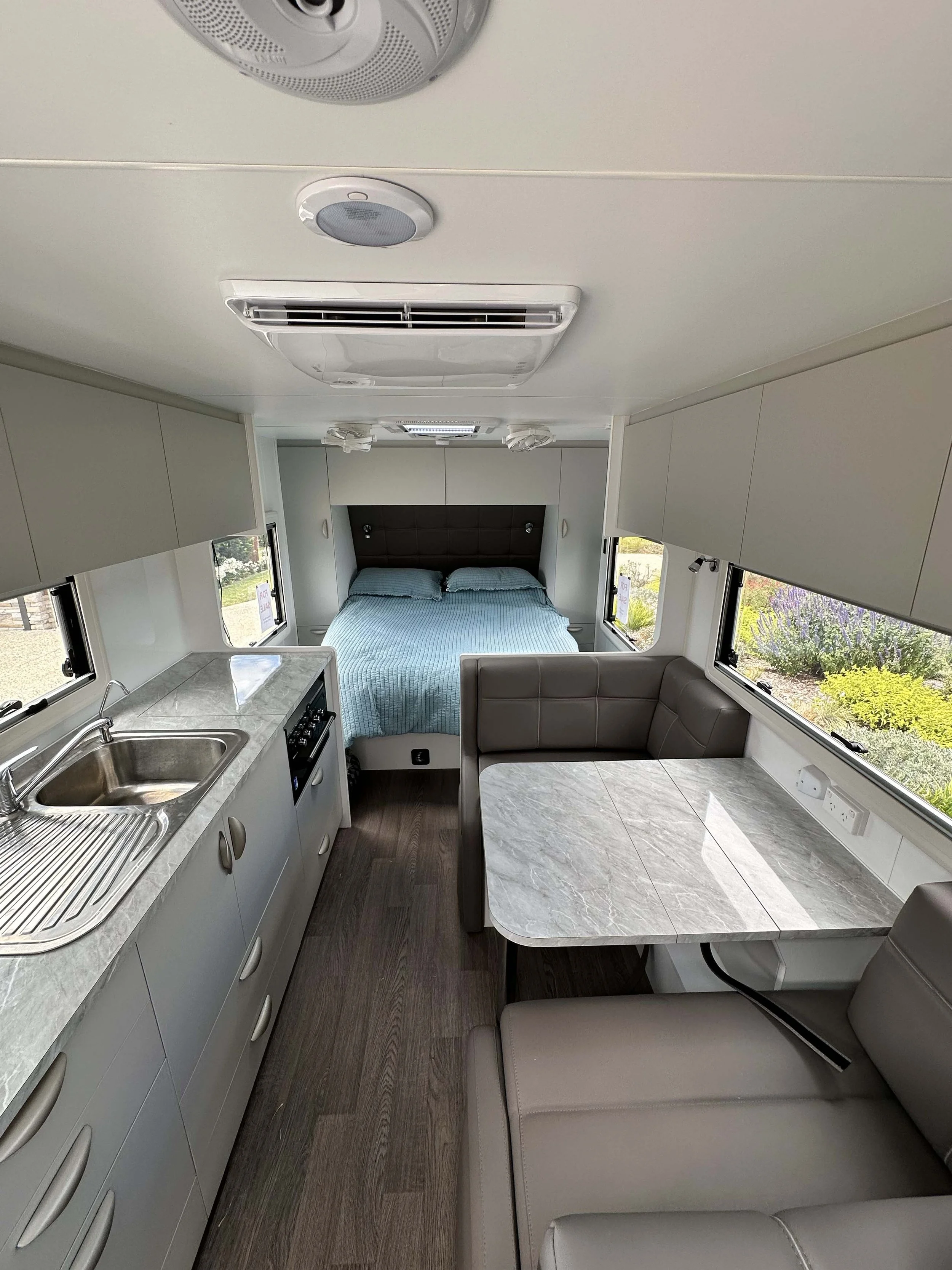Roadstar Caravans Cross Country photo 7 of 15