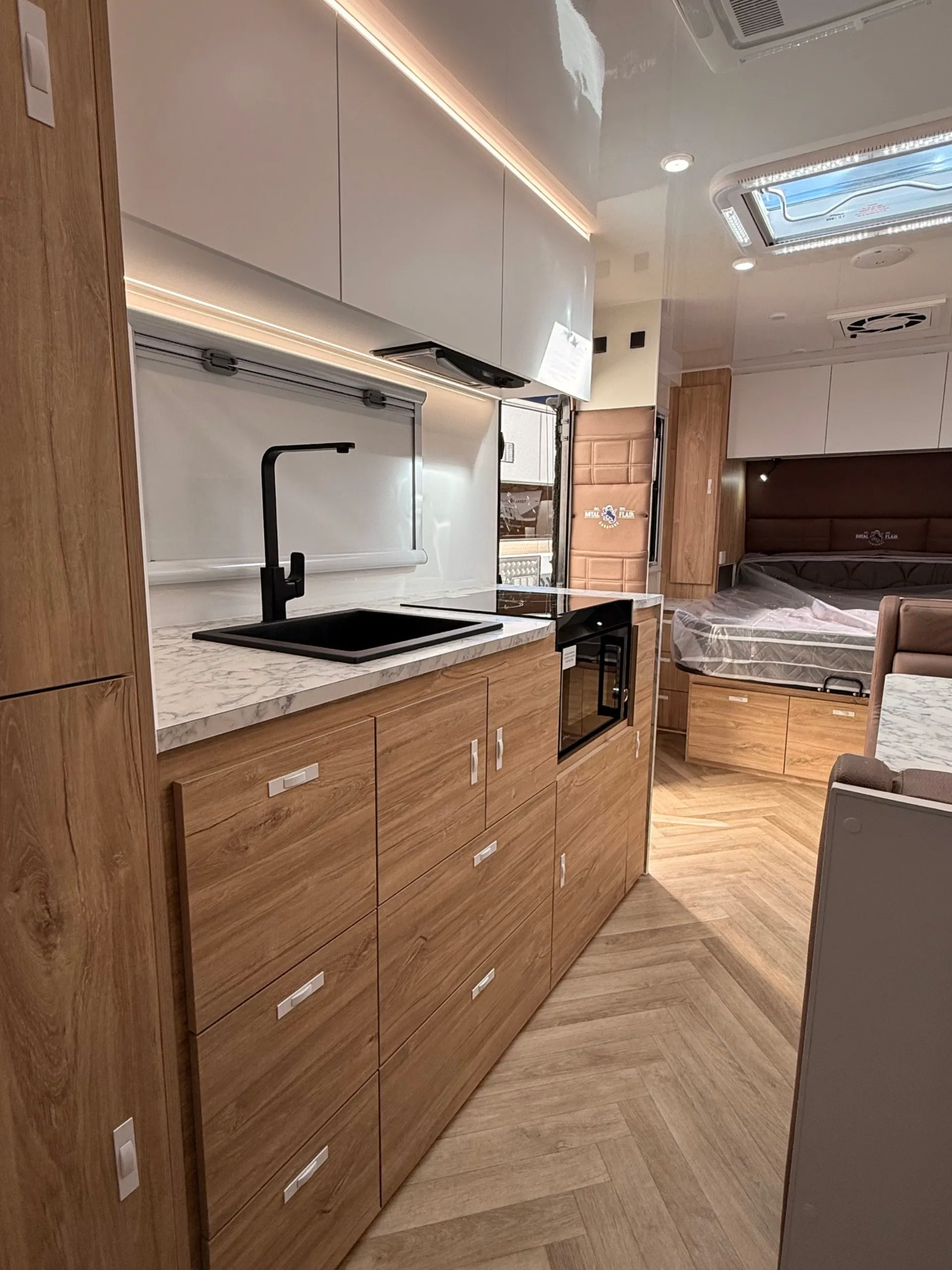 Royal Flair Caravans BreakOut photo 7 of 11