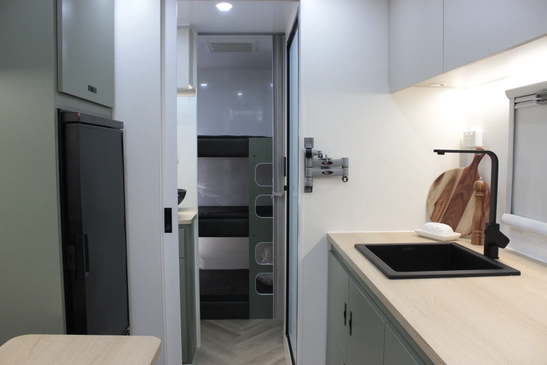 Royal Flair Caravans PD Series photo 15 of 27