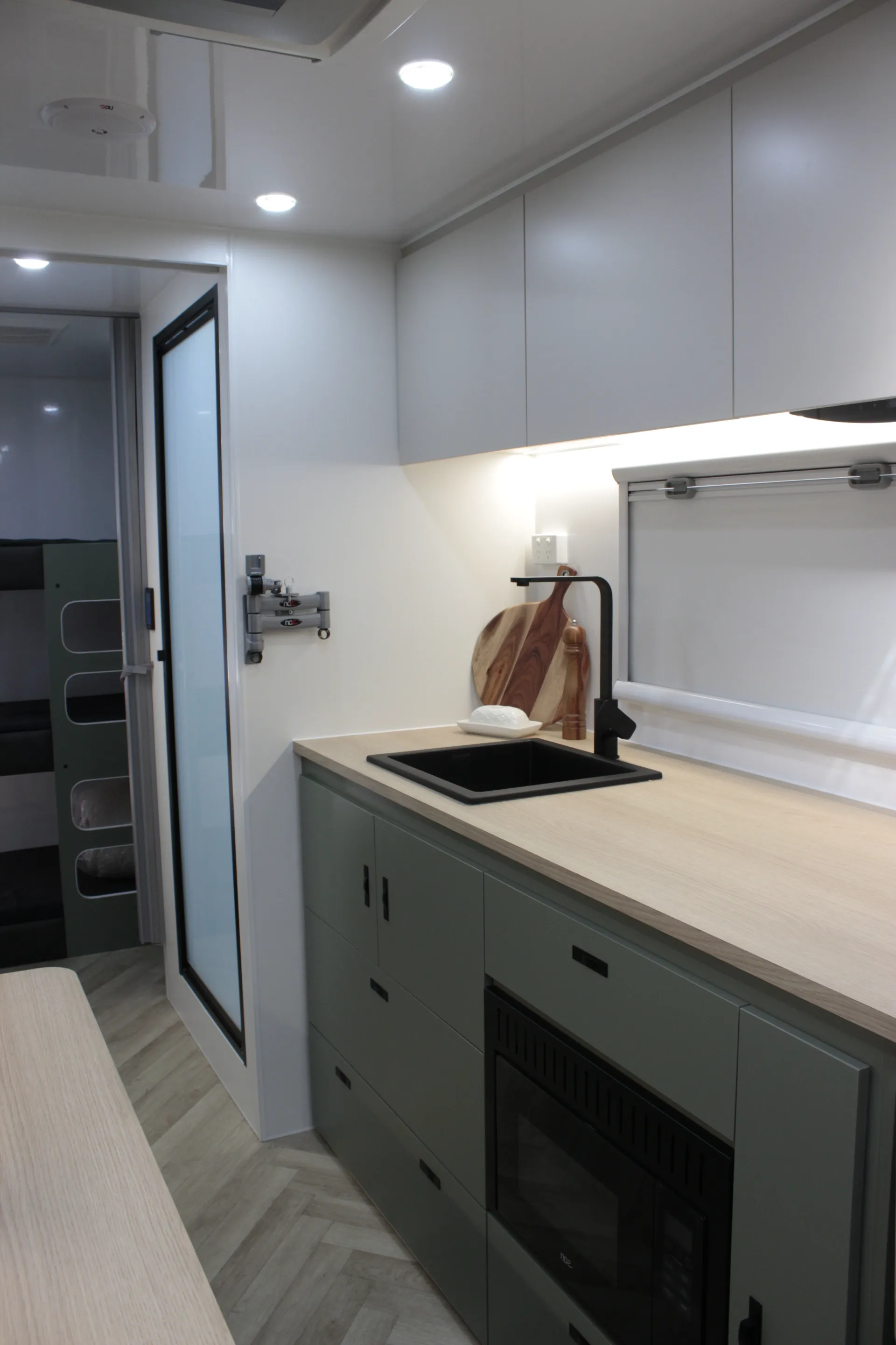 Royal Flair Caravans PD Series photo 16 of 27