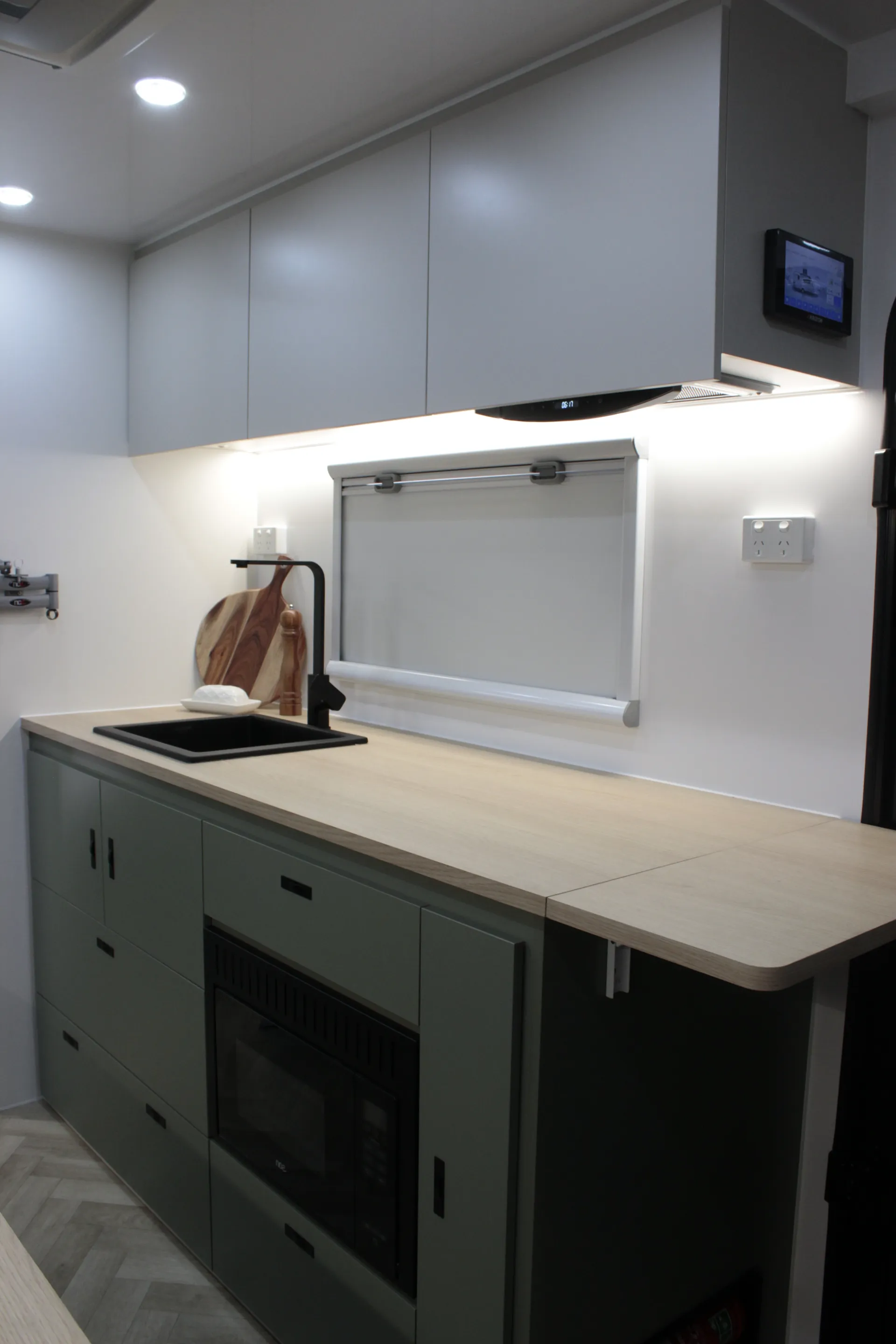 Royal Flair Caravans PD Series photo 18 of 27