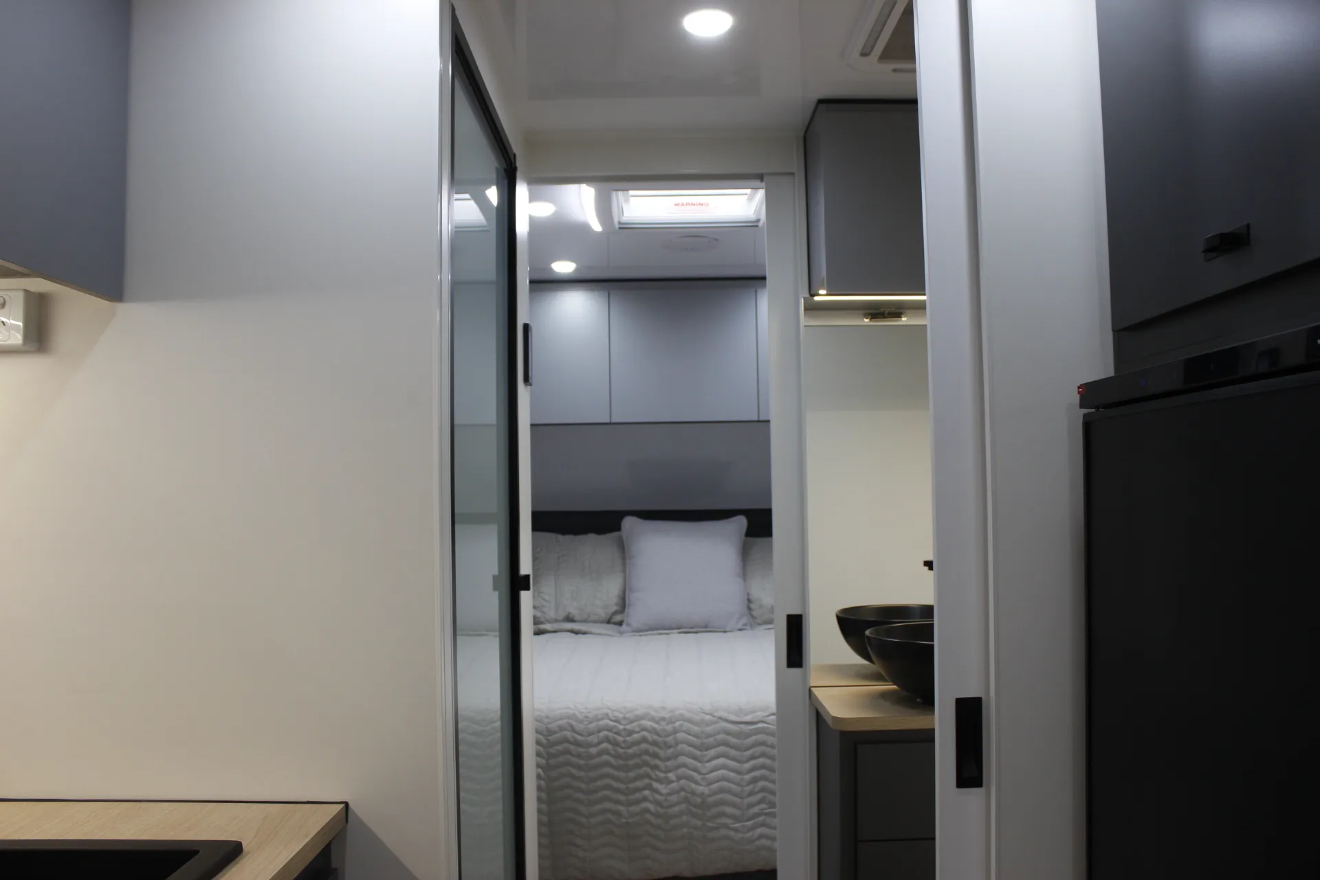 Royal Flair Caravans PD Series photo 7 of 27