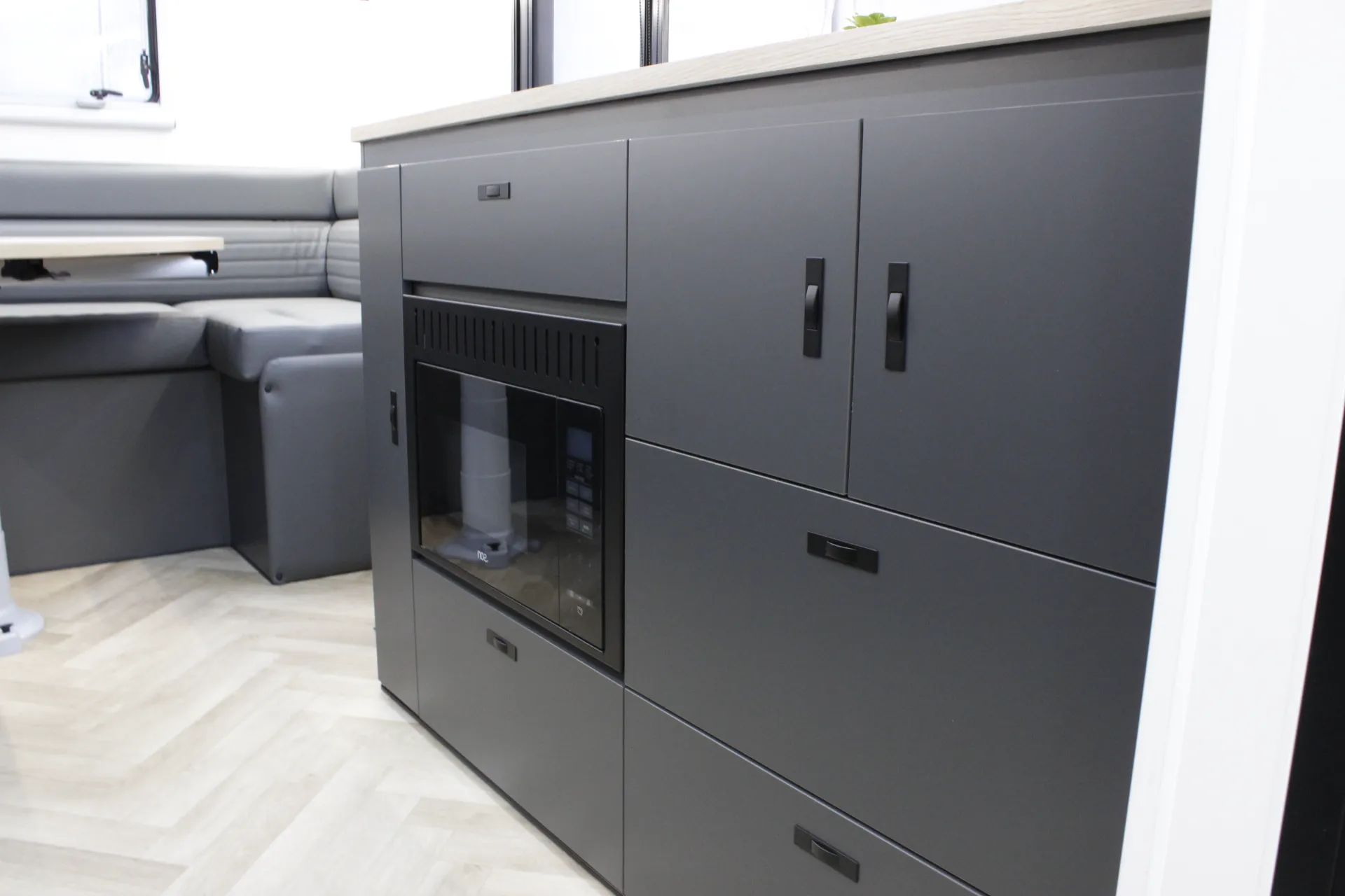 Royal Flair Caravans PD Series photo 9 of 27
