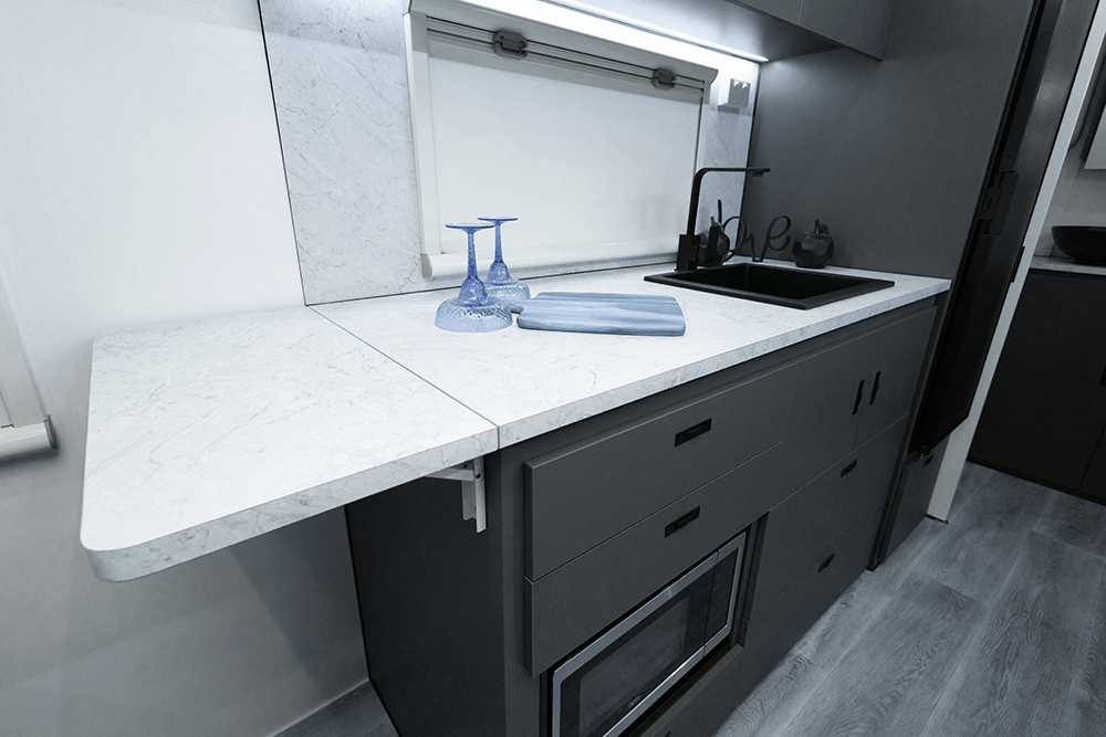 Royal Flair Caravans Razor XT photo 7 of 14