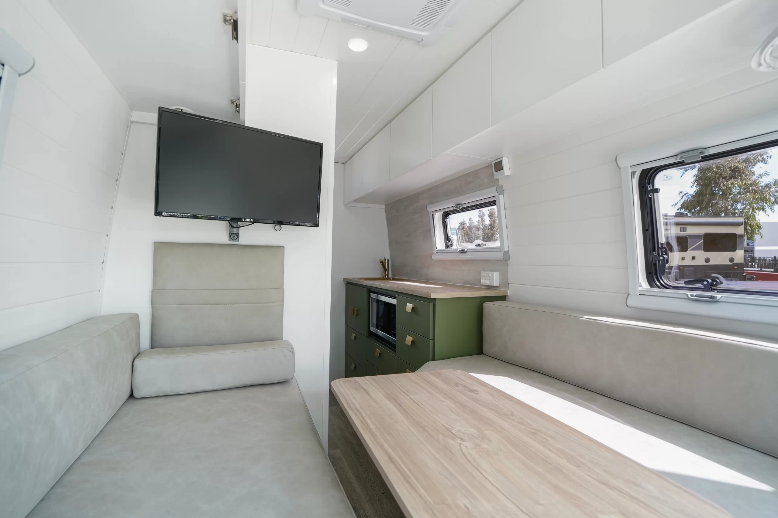 Royal Flair Caravans RV Campervan photo 3 of 13