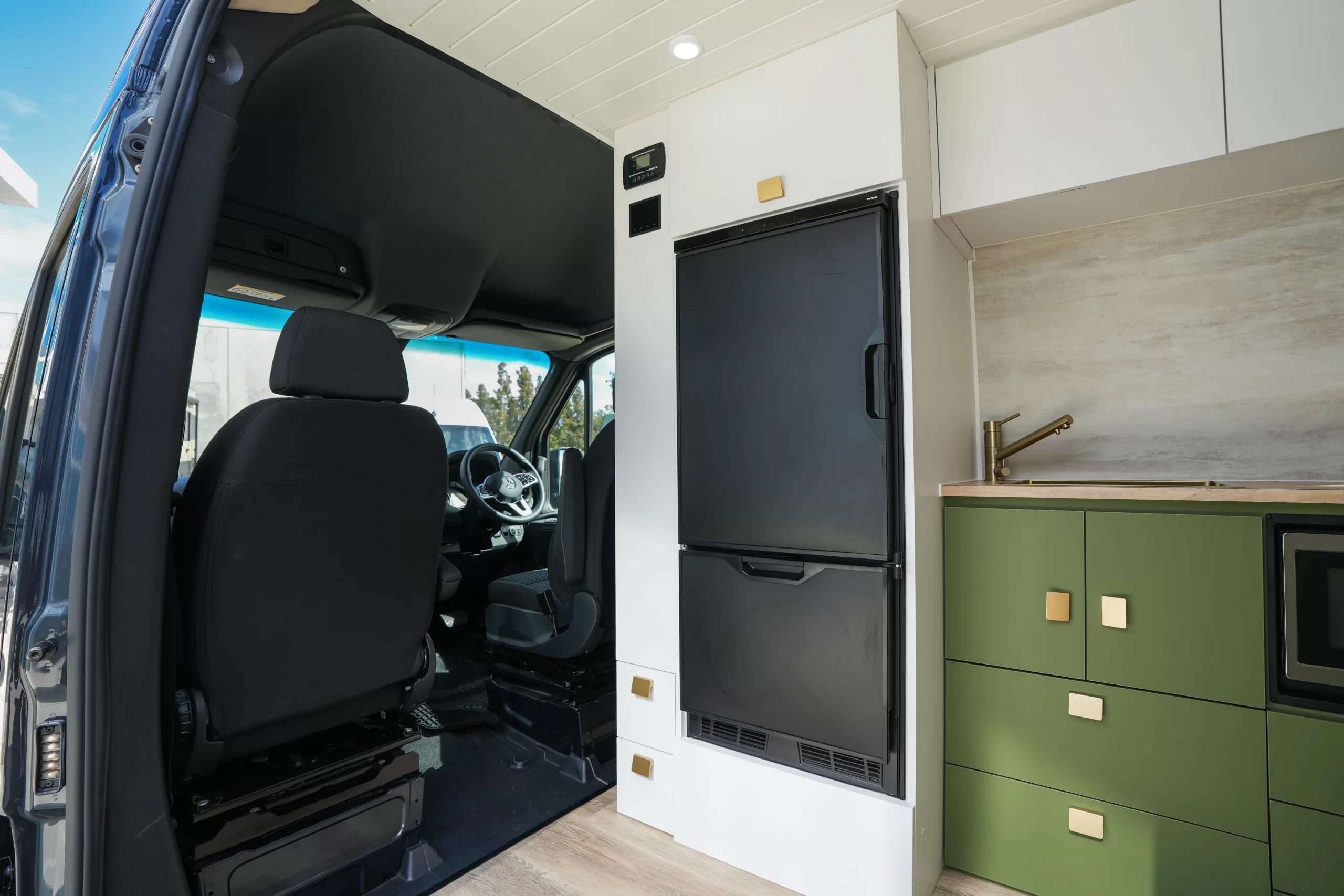 Royal Flair Caravans RV Campervan photo 5 of 13