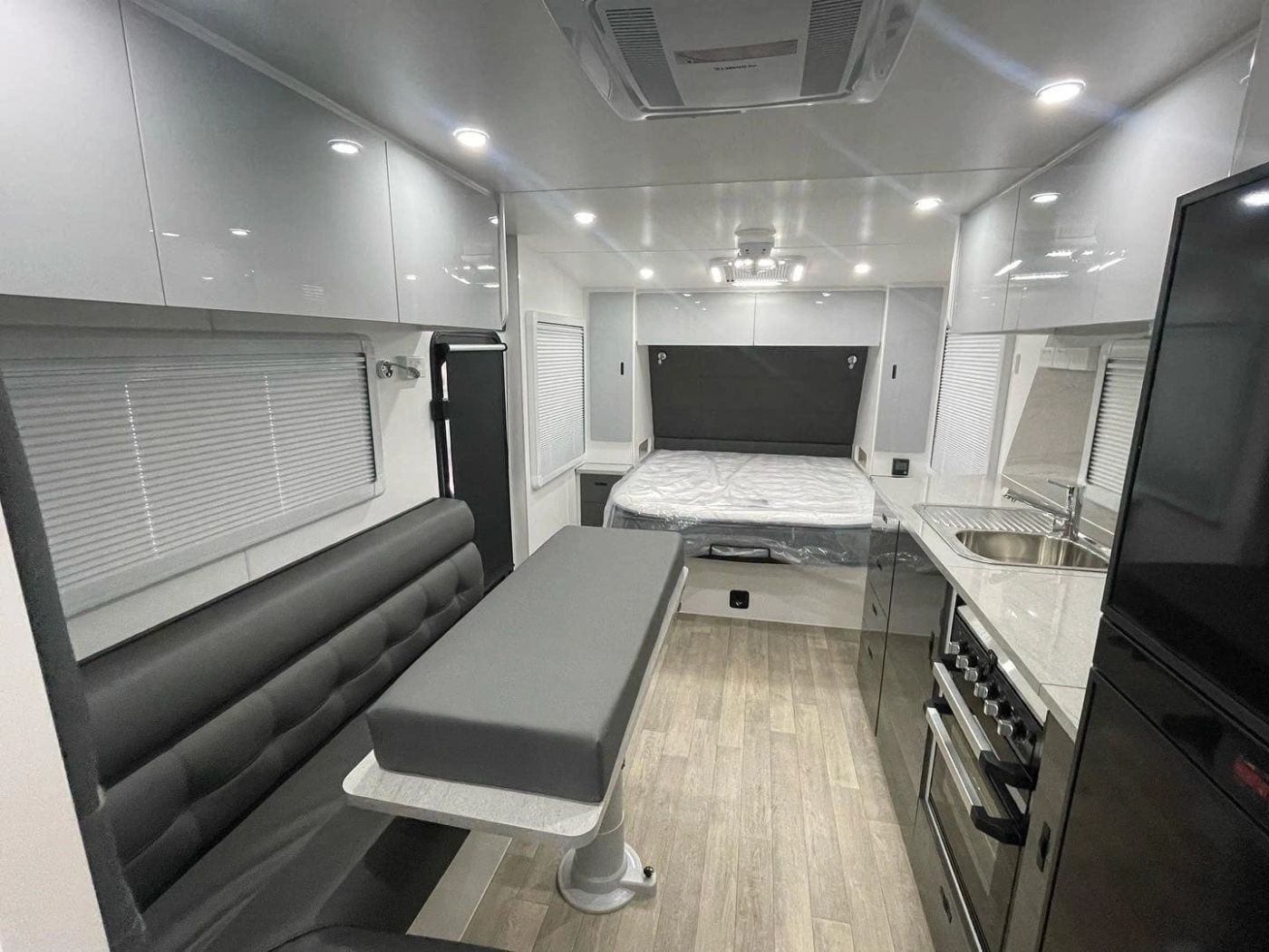 RP Caravans Family Cruzer photo 5 of 7