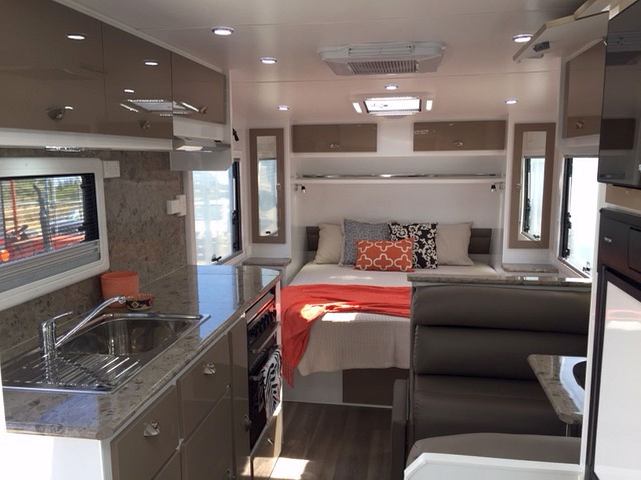Silver Valley Caravans Indigo photo 5 of 5