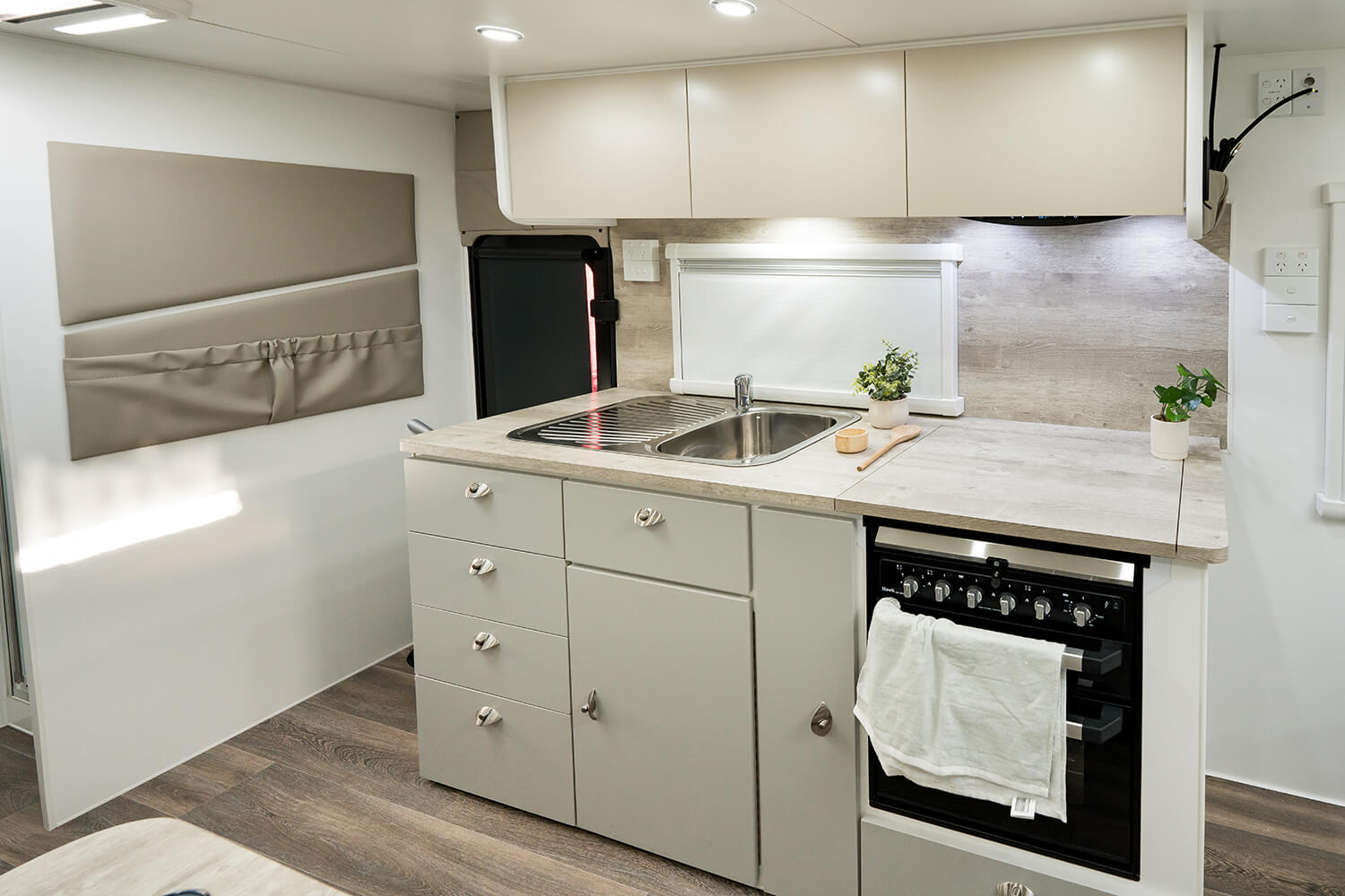Silver Valley Caravans Yarra photo 7 of 14