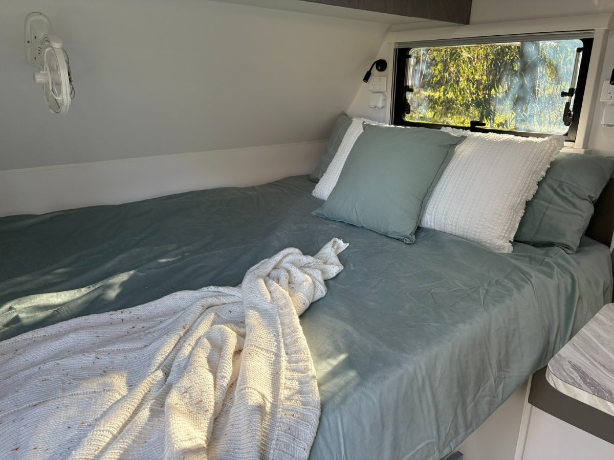 Southern Cross Caravans Home Grown 22'6 Triple Bunk photo 5 of 6