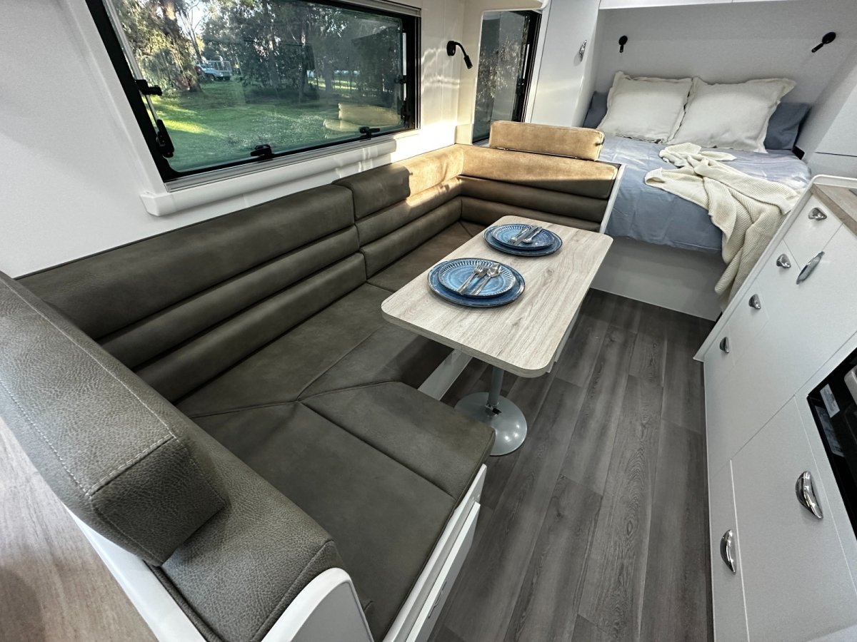 Southern Cross Caravans Home Grown 22' Side Club photo 5 of 6